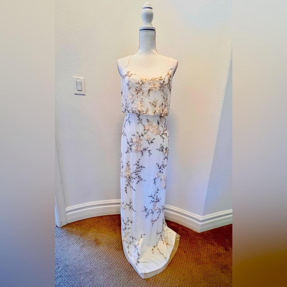 Adrianna Papell Ivory beaded Evening Gown Size 6